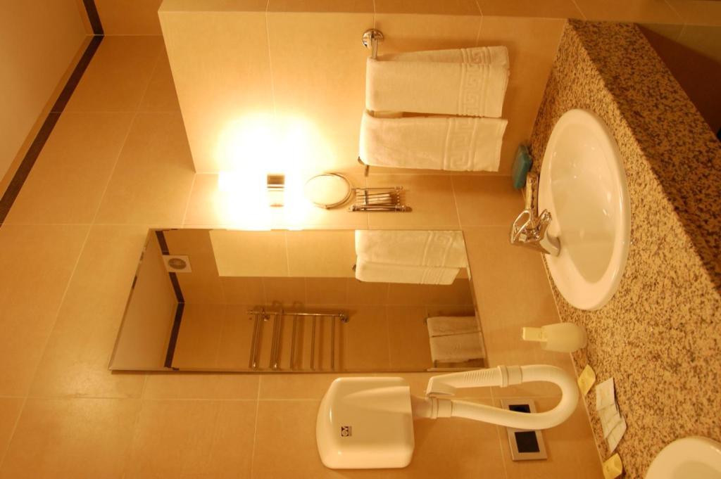 Hotel Westa Minsk Quarto foto
