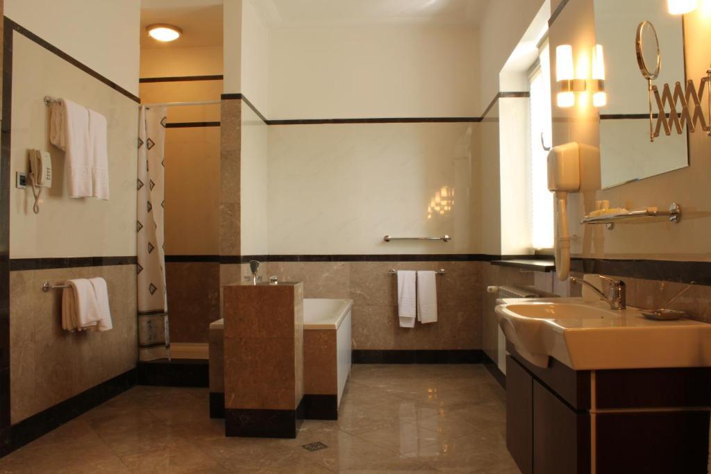 Hotel Westa Minsk Quarto foto